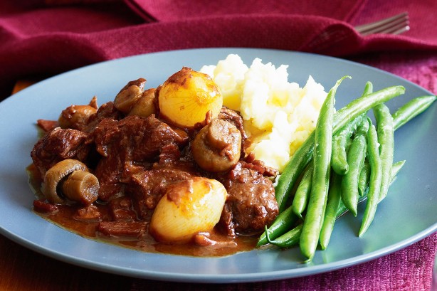 beef-bourguignon-17686_l