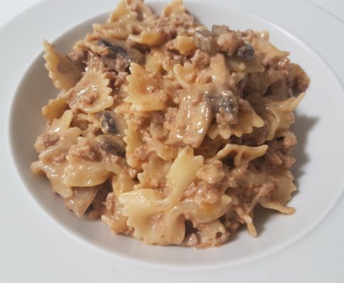 One Pot Beef Stroganoff